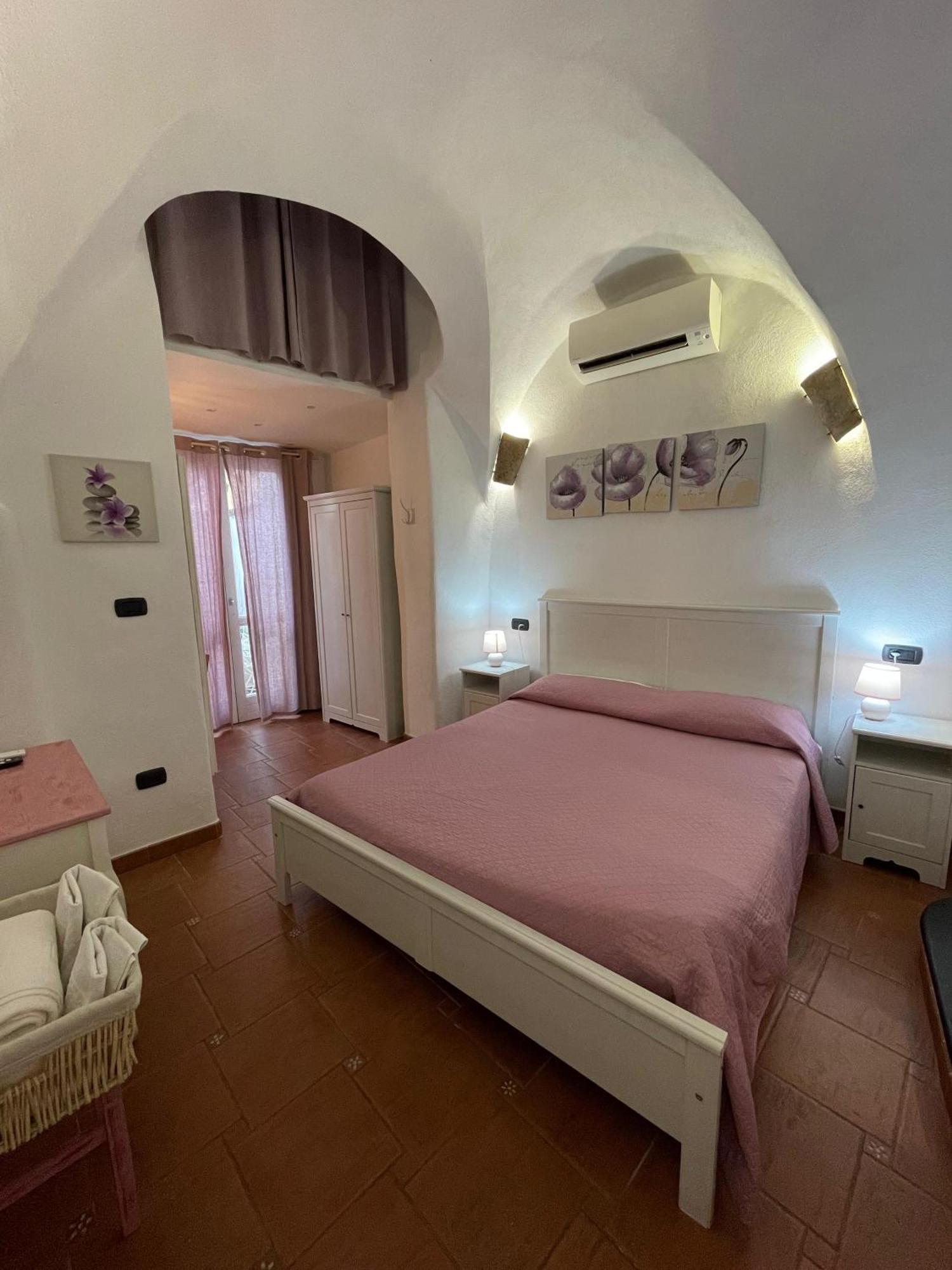 Ca' Du Batan Bed & Breakfast Spotorno Bilik gambar
